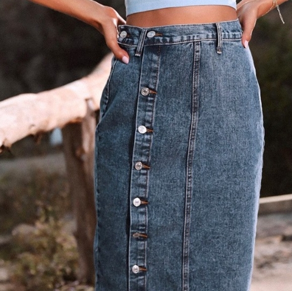 Luna Buttoned Denim Skirt - Navy - Picture 8 of 8